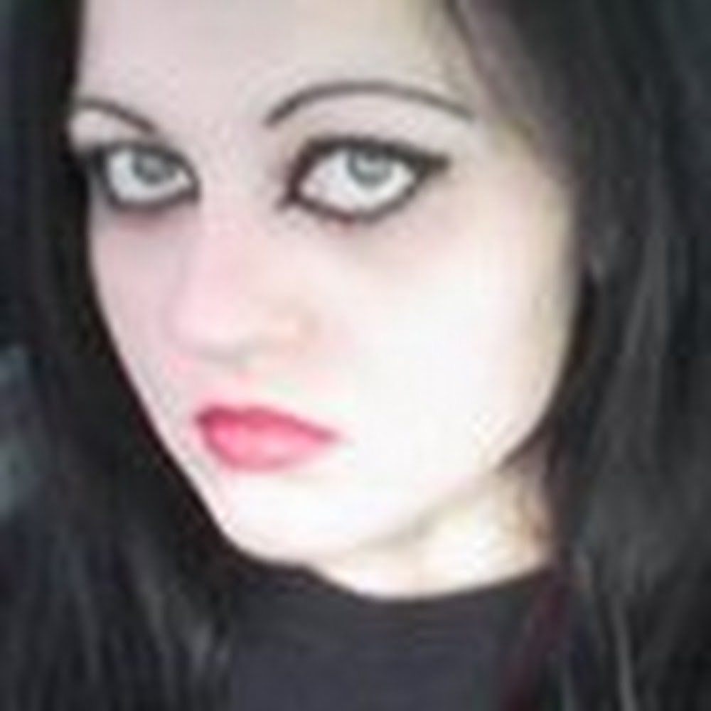 Meet your Posher, Kira